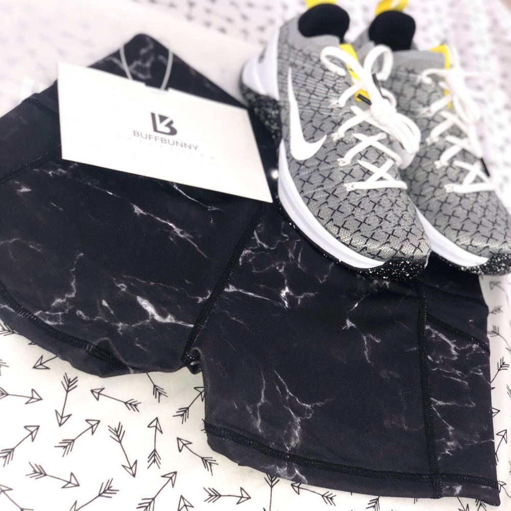 Buffbunny Black Marble Melina Short Size M